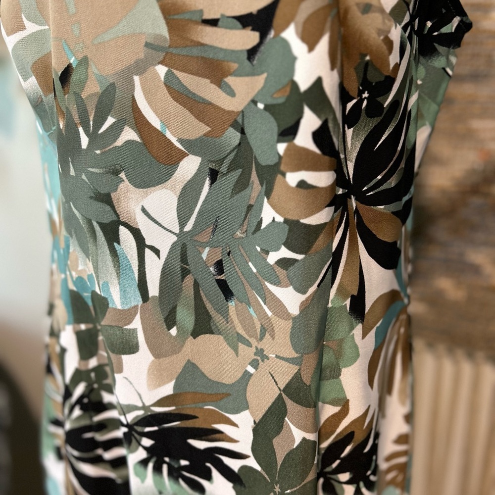 Connected Elegant Tropical Print Midi Dress - Picture 4 of 9